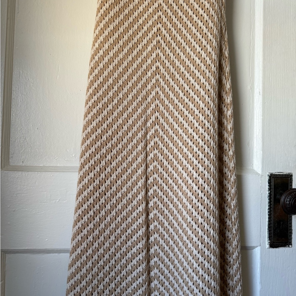 NWT House of Harlow 1960 Beige and White Chevron Crochet Sleeveless Maxi Dress - Picture 5 of 6